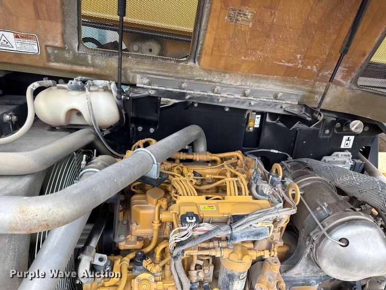 image for item EN0101 2015 Caterpillar TL642C telehandler