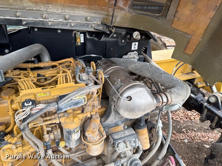 image for item EN0101 2015 Caterpillar TL642C telehandler