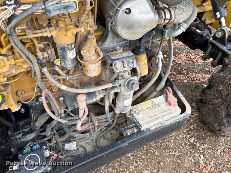 image for item EN0101 2015 Caterpillar TL642C telehandler