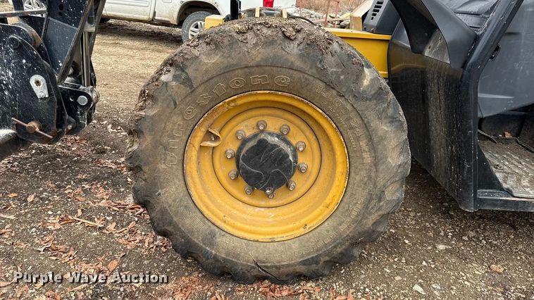 image for item EN0101 2015 Caterpillar TL642C telehandler