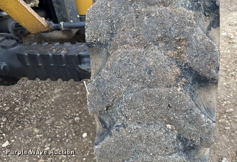 image for item EN0101 2015 Caterpillar TL642C telehandler