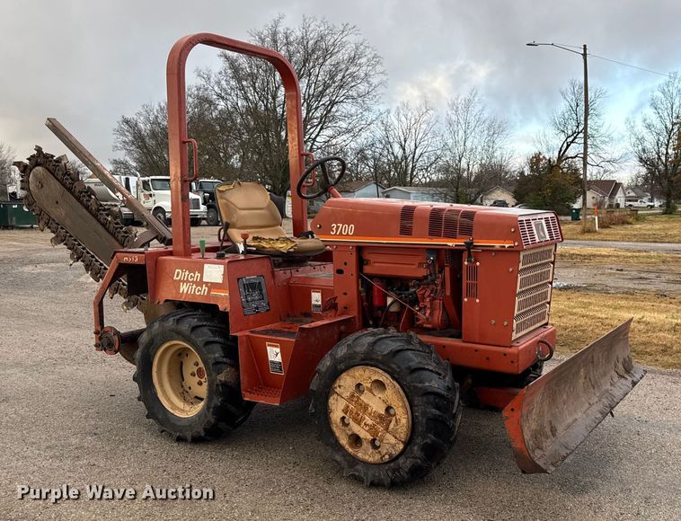 image for item EN0103 2004 Ditch Witch 3700 trencher