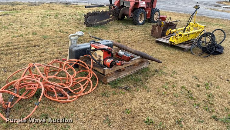 image for item EN0104 Ditch Witch Roto Witch piercing mole