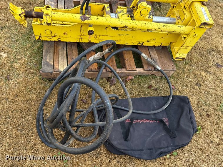 image for item EN0104 Ditch Witch Roto Witch piercing mole