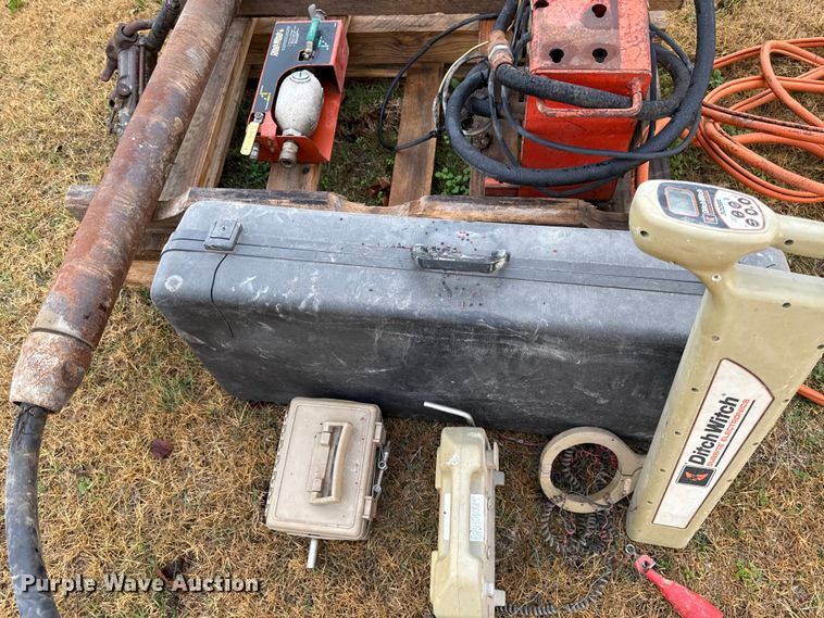 image for item EN0104 Ditch Witch Roto Witch piercing mole