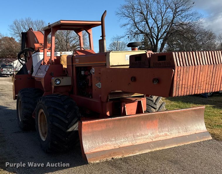 image for item EN0108 1996 Ditch Witch R100 rock saw