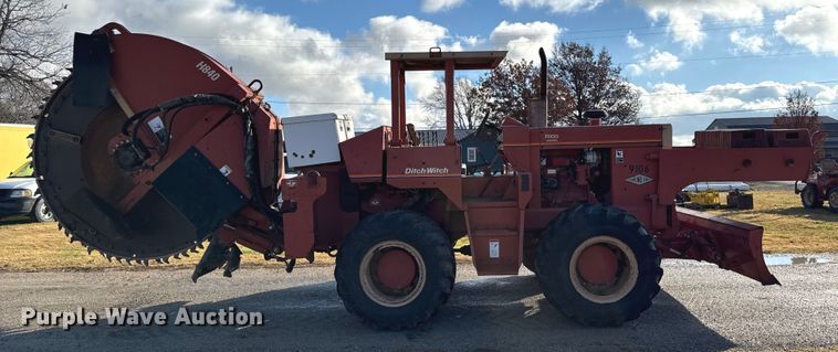 image for item EN0108 1996 Ditch Witch R100 rock saw