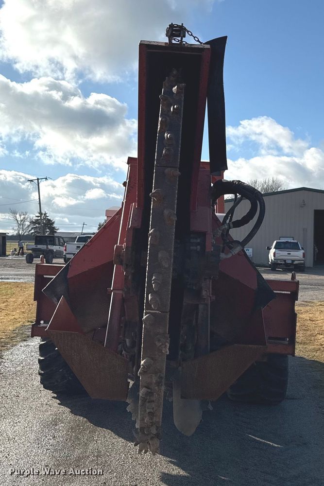 image for item EN0108 1996 Ditch Witch R100 rock saw