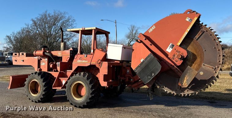 image for item EN0108 1996 Ditch Witch R100 rock saw