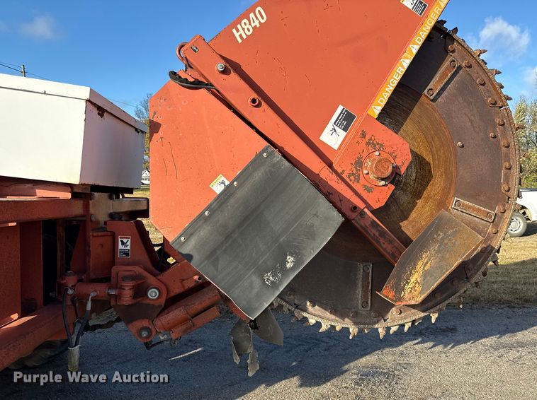 image for item EN0108 1996 Ditch Witch R100 rock saw