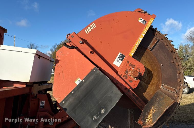 image for item EN0108 1996 Ditch Witch R100 rock saw