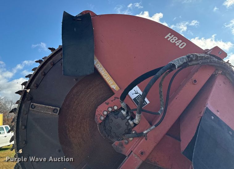 image for item EN0108 1996 Ditch Witch R100 rock saw