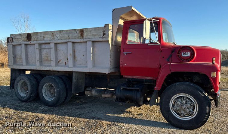 image for item EN0163 1980 Ford F8000 dump truck