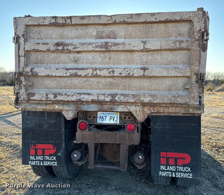 image for item EN0163 1980 Ford F8000 dump truck