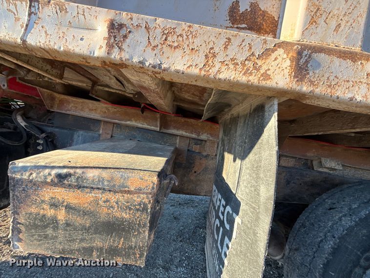 image for item EN0163 1980 Ford F8000 dump truck