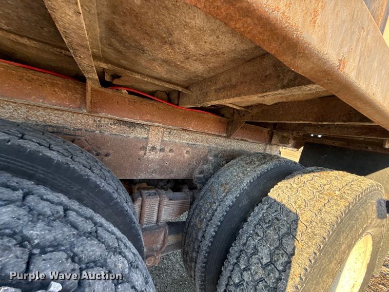 image for item EN0163 1980 Ford F8000 dump truck