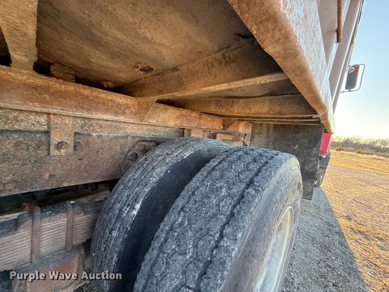 image for item EN0163 1980 Ford F8000 dump truck