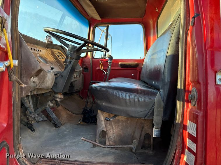 image for item EN0163 1980 Ford F8000 dump truck