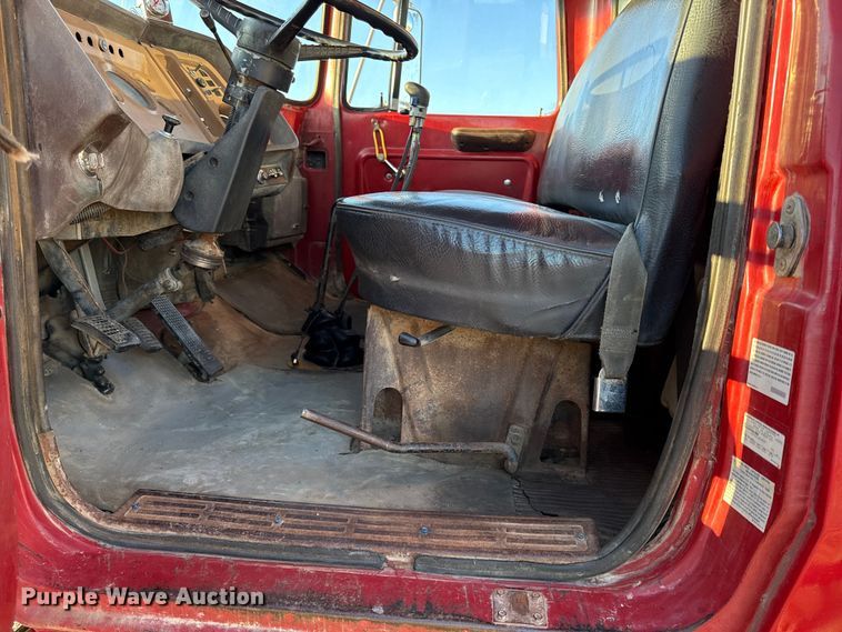 image for item EN0163 1980 Ford F8000 dump truck