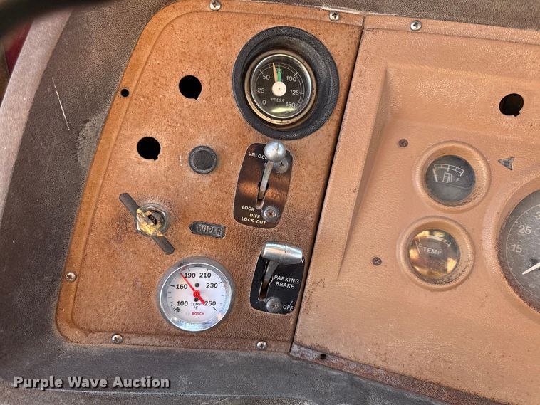 image for item EN0163 1980 Ford F8000 dump truck