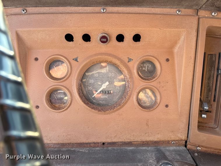 image for item EN0163 1980 Ford F8000 dump truck