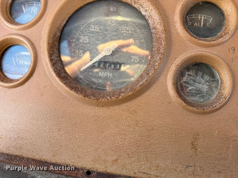 image for item EN0163 1980 Ford F8000 dump truck