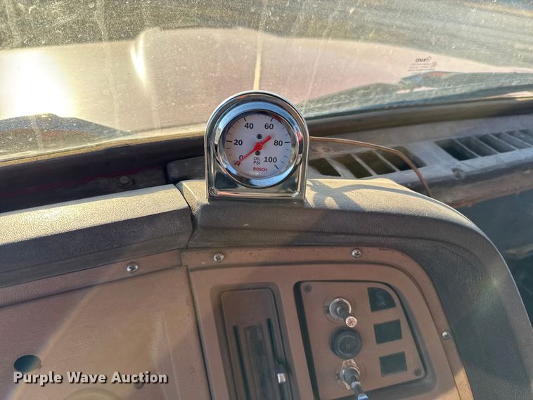 image for item EN0163 1980 Ford F8000 dump truck