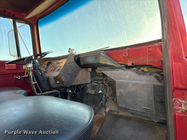 image for item EN0163 1980 Ford F8000 dump truck