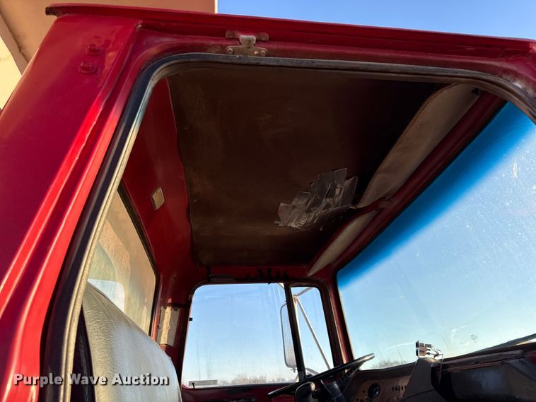 image for item EN0163 1980 Ford F8000 dump truck