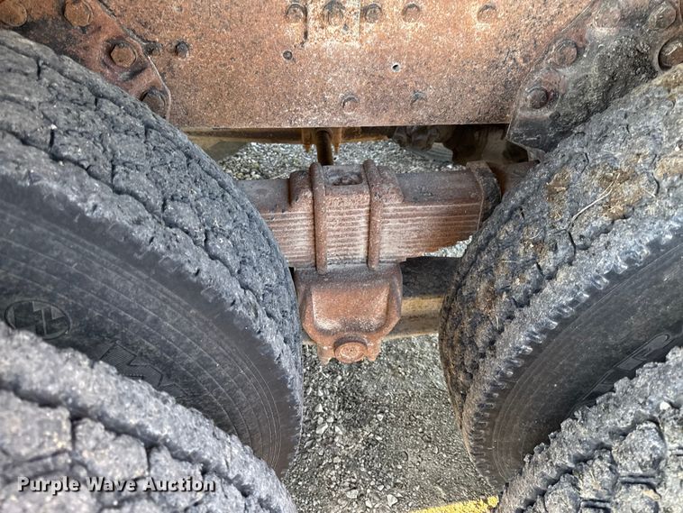 image for item EN0163 1980 Ford F8000 dump truck