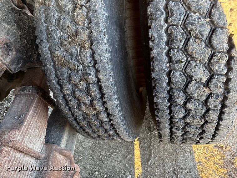 image for item EN0163 1980 Ford F8000 dump truck