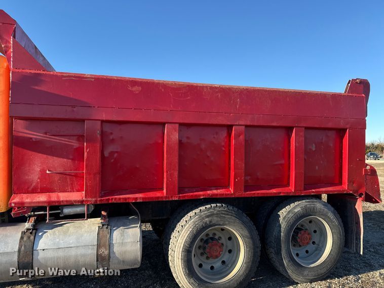 image for item EN0164 1981 Peterbilt 359 dump truck