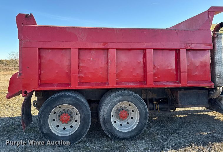image for item EN0164 1981 Peterbilt 359 dump truck