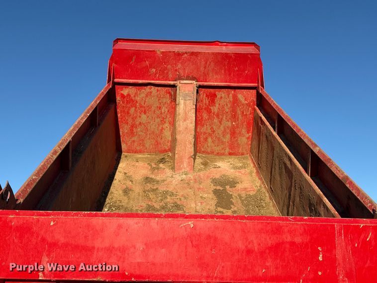 image for item EN0164 1981 Peterbilt 359 dump truck