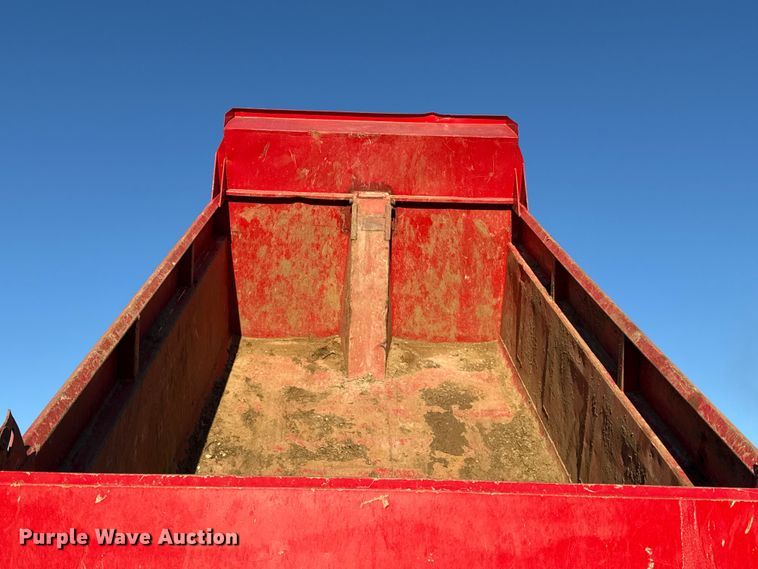 image for item EN0164 1981 Peterbilt 359 dump truck