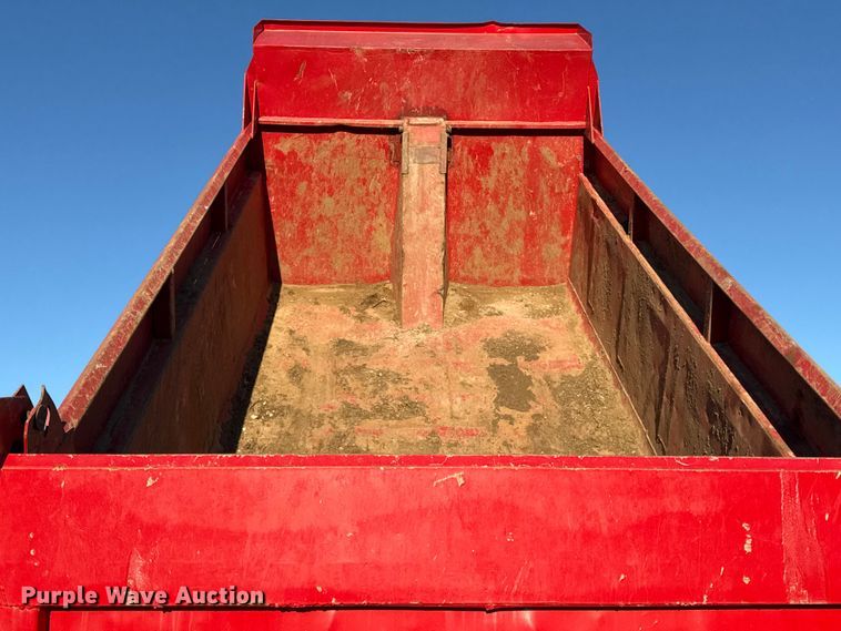 image for item EN0164 1981 Peterbilt 359 dump truck