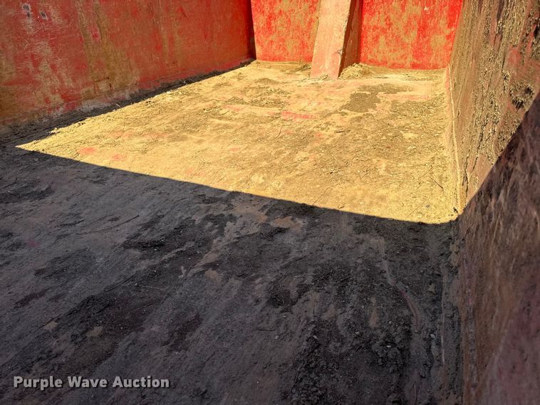 image for item EN0164 1981 Peterbilt 359 dump truck