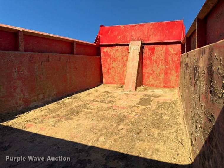 image for item EN0164 1981 Peterbilt 359 dump truck