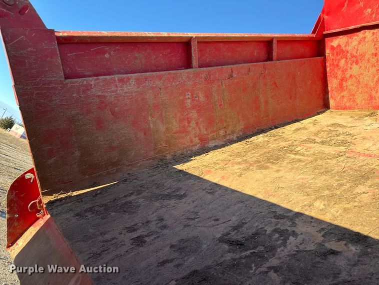 image for item EN0164 1981 Peterbilt 359 dump truck