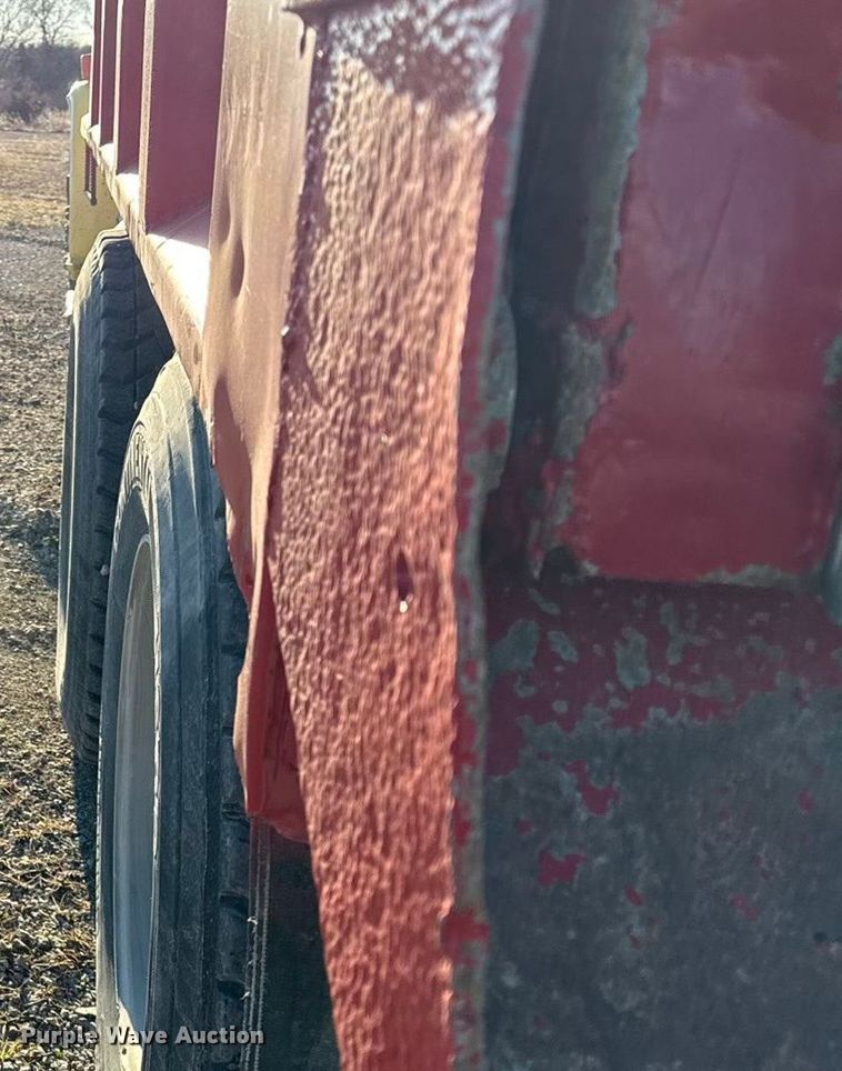 image for item EN0164 1981 Peterbilt 359 dump truck