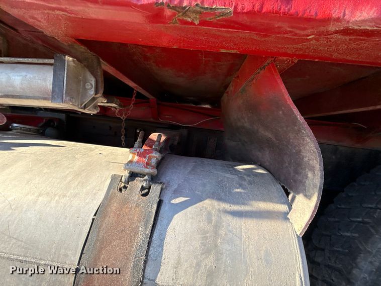 image for item EN0164 1981 Peterbilt 359 dump truck