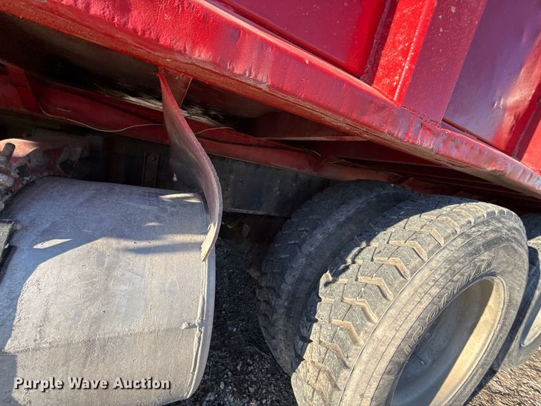 image for item EN0164 1981 Peterbilt 359 dump truck