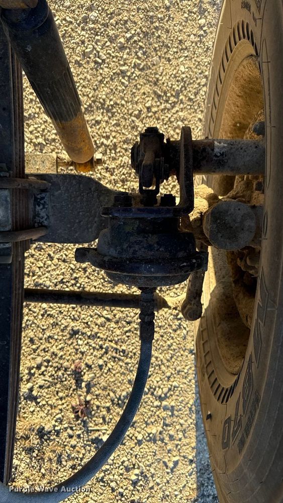 image for item EN0164 1981 Peterbilt 359 dump truck