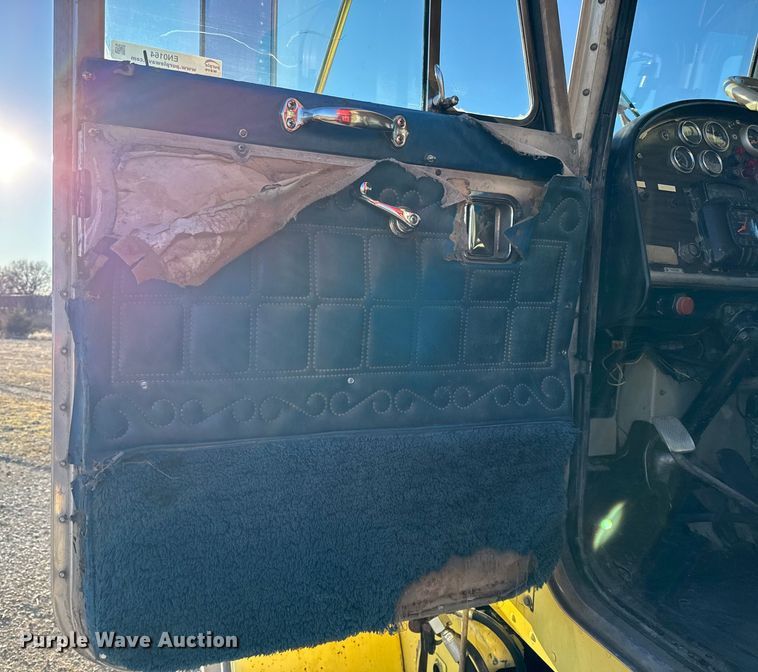 image for item EN0164 1981 Peterbilt 359 dump truck