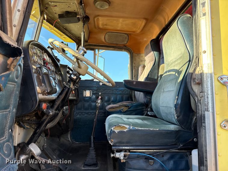 image for item EN0164 1981 Peterbilt 359 dump truck