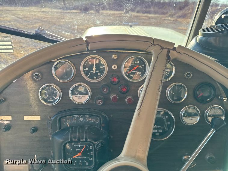 image for item EN0164 1981 Peterbilt 359 dump truck