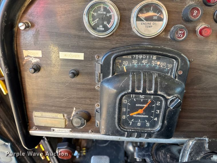 image for item EN0164 1981 Peterbilt 359 dump truck