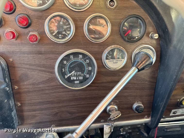 image for item EN0164 1981 Peterbilt 359 dump truck