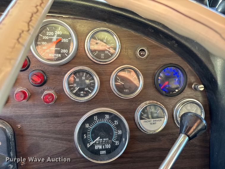 image for item EN0164 1981 Peterbilt 359 dump truck