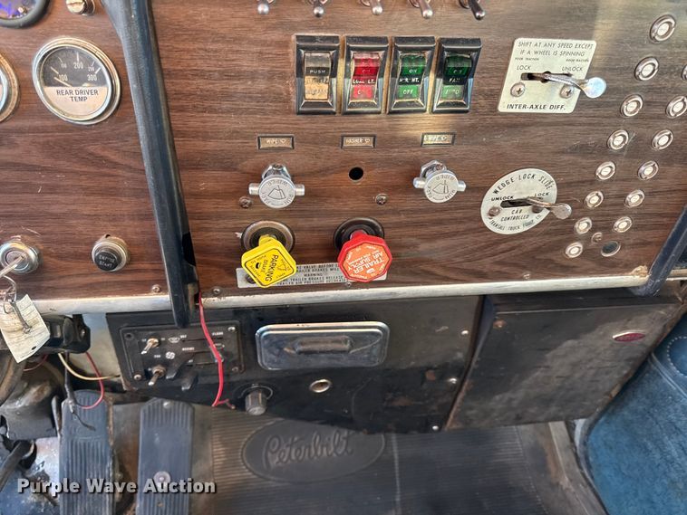 image for item EN0164 1981 Peterbilt 359 dump truck